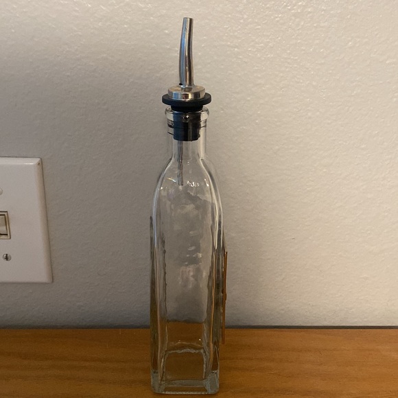 Fleur de Lis Glass Oil Dispenser - Picture 4 of 7